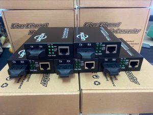 Bộ chuyển đổi quang điện 2 sợi 10/100M Upcom MC101-S-20 2 Bộ chuyển đổi quang điện 2 sợi 10/100M Upcom MC101